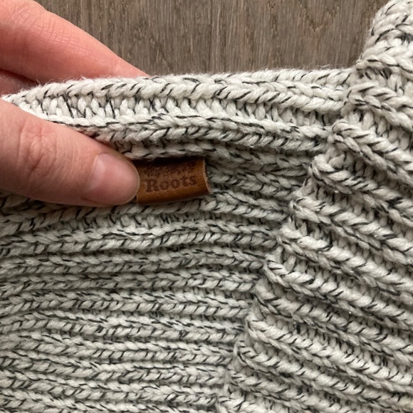 Roots Salt and Pepper Toque - Picture 2 of 3